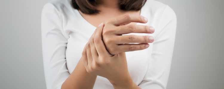 Physiotherapie bei einer Handgelenksentzündung