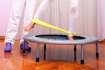 Das Trampolin eignet sich besonders gut für Koordinationsübungen