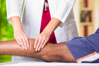 Physiotherapie bei Erkrankungen der Achillessehne Massage der Wade