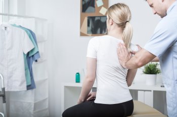 Physiotherapie bei Rückenschmerzen Physiotherapeutische Behandlung bei Rückenschmerzen